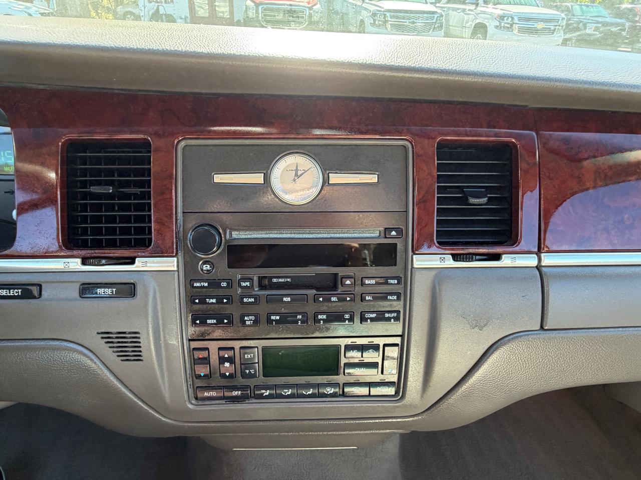 Lincoln Town Car Executive 2003