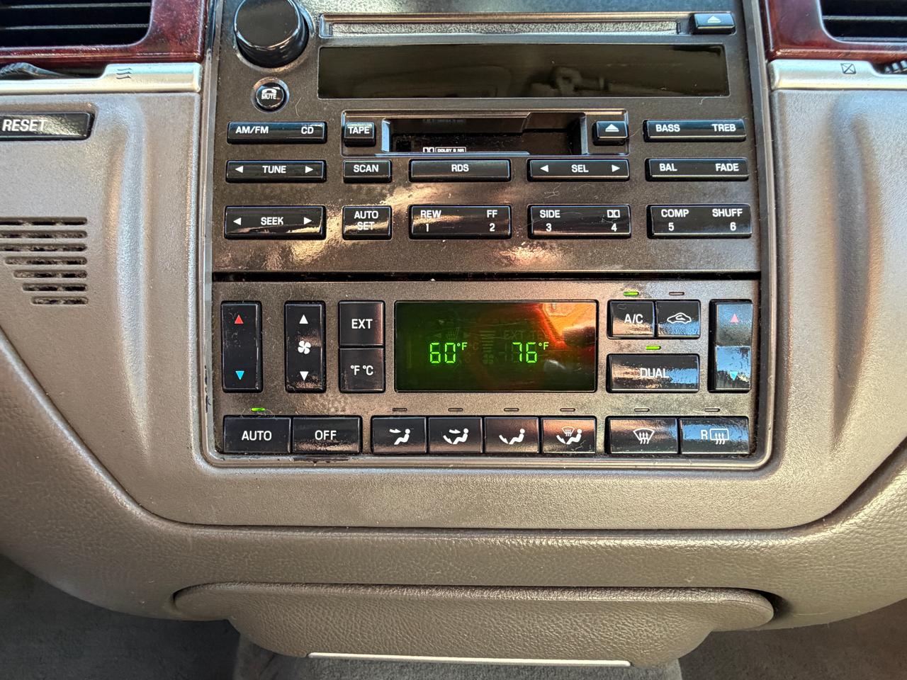 Lincoln Town Car Executive 2003