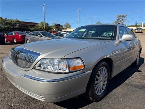 2003 Lincoln Town Car Executive