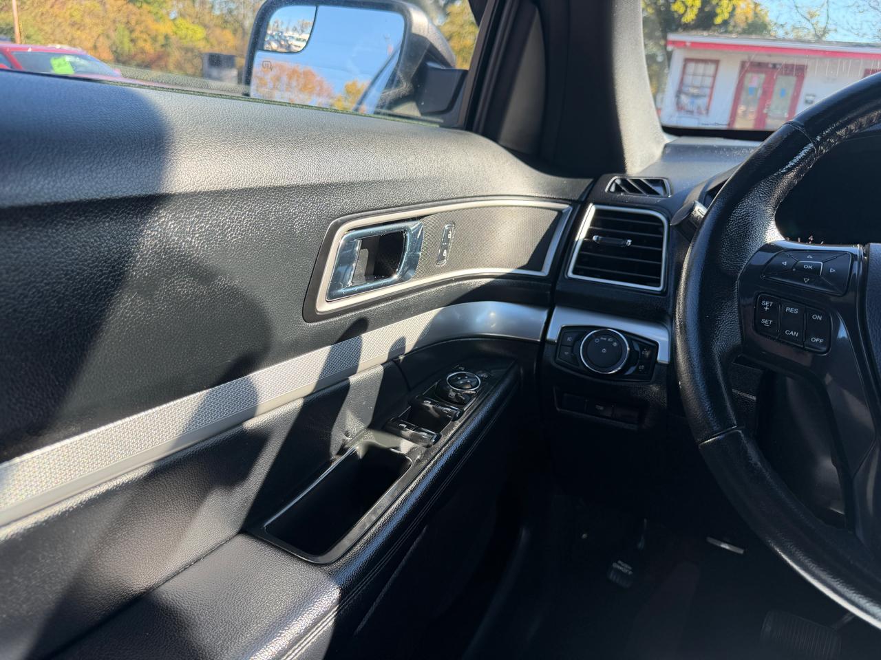 Ford Explorer XLT 4WD 2017