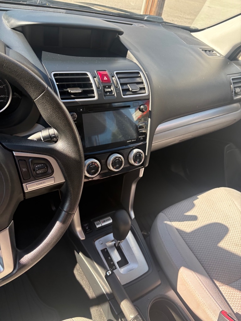 2018 Subaru Forester 2.5i Premium photo 4