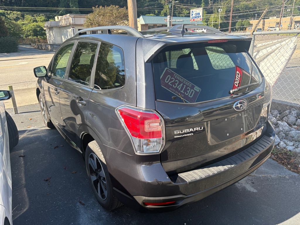 2018 Subaru Forester 2.5i Premium photo 6