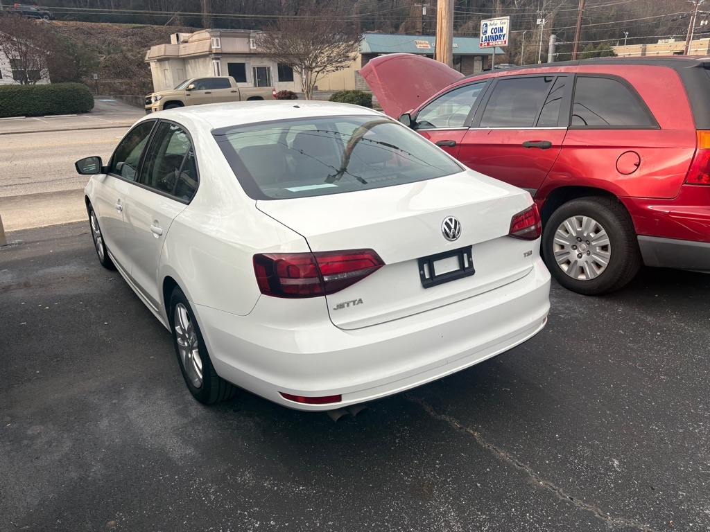 Volkswagen Jetta 1.4T S 6A 2018
