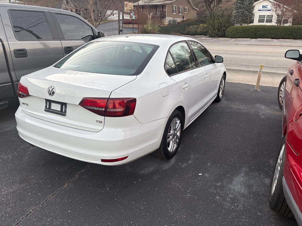 Volkswagen Jetta 1.4T S 6A 2018