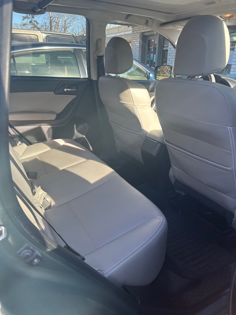 Subaru Forester 2.5i Limited 2015