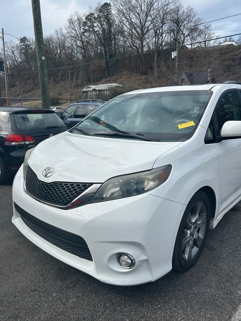 Toyota Sienna FWD 7-Passenger V6 2014