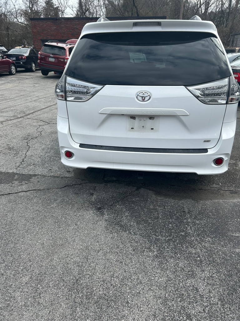 Toyota Sienna FWD 7-Passenger V6 2014