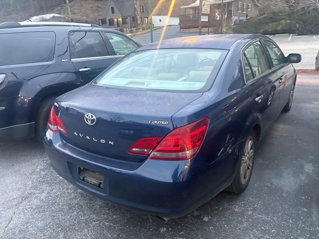Toyota Avalon XL 2008
