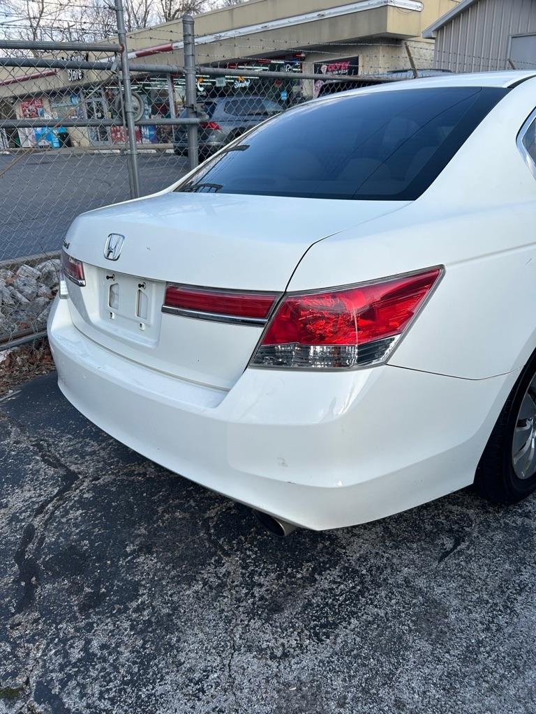 Honda Accord LX sedan AT 2012