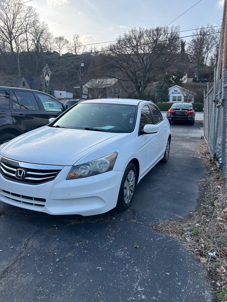 Honda Accord LX sedan AT 2012