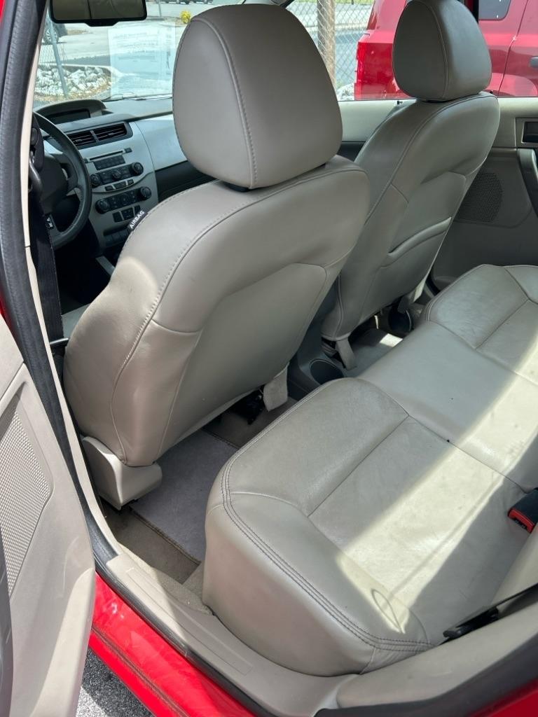 Ford Focus SE Sedan 2008