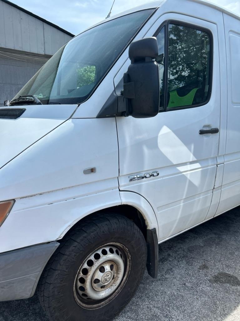 Dodge Sprinter Van 2500 High Ceiling 140-in. WB 2005