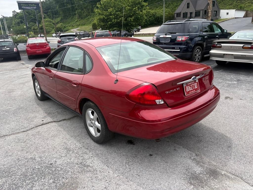 Ford Taurus SE 2001