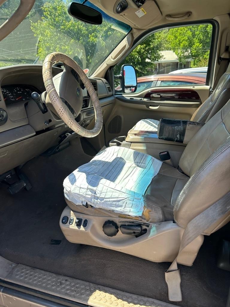Ford Excursion Limited 6.8L 2WD 2003