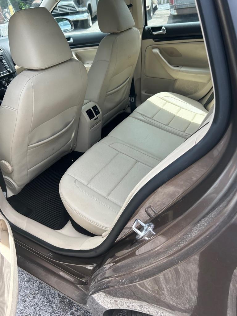 Volkswagen Jetta SportWagen 2.0L TDI 2013