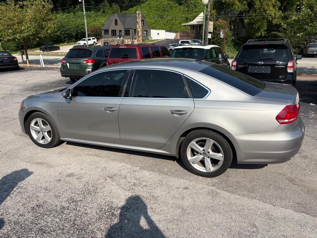 Volkswagen Passat 2.5L SE2 2012