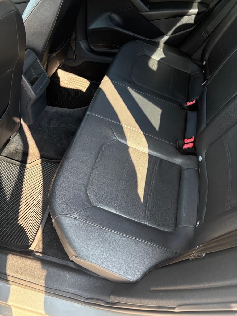 Volkswagen Passat 2.5L SE2 2012