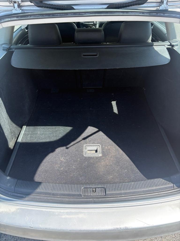 Volkswagen Jetta SportWagen 2.5L SE 2011