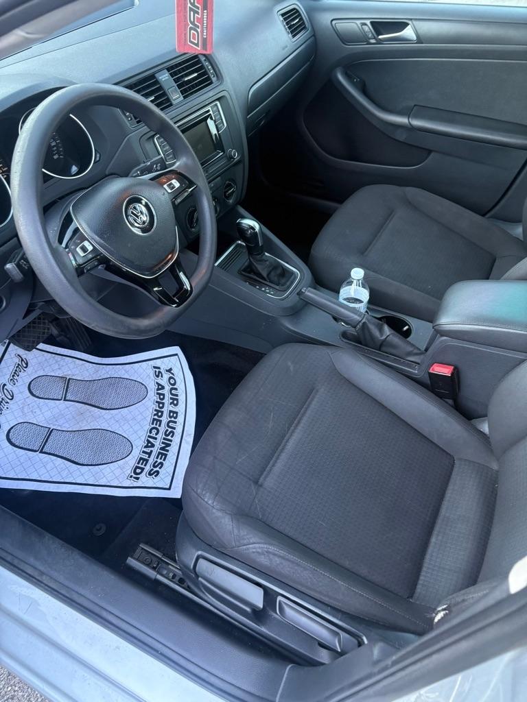 Volkswagen Jetta 1.4T S 6A 2016