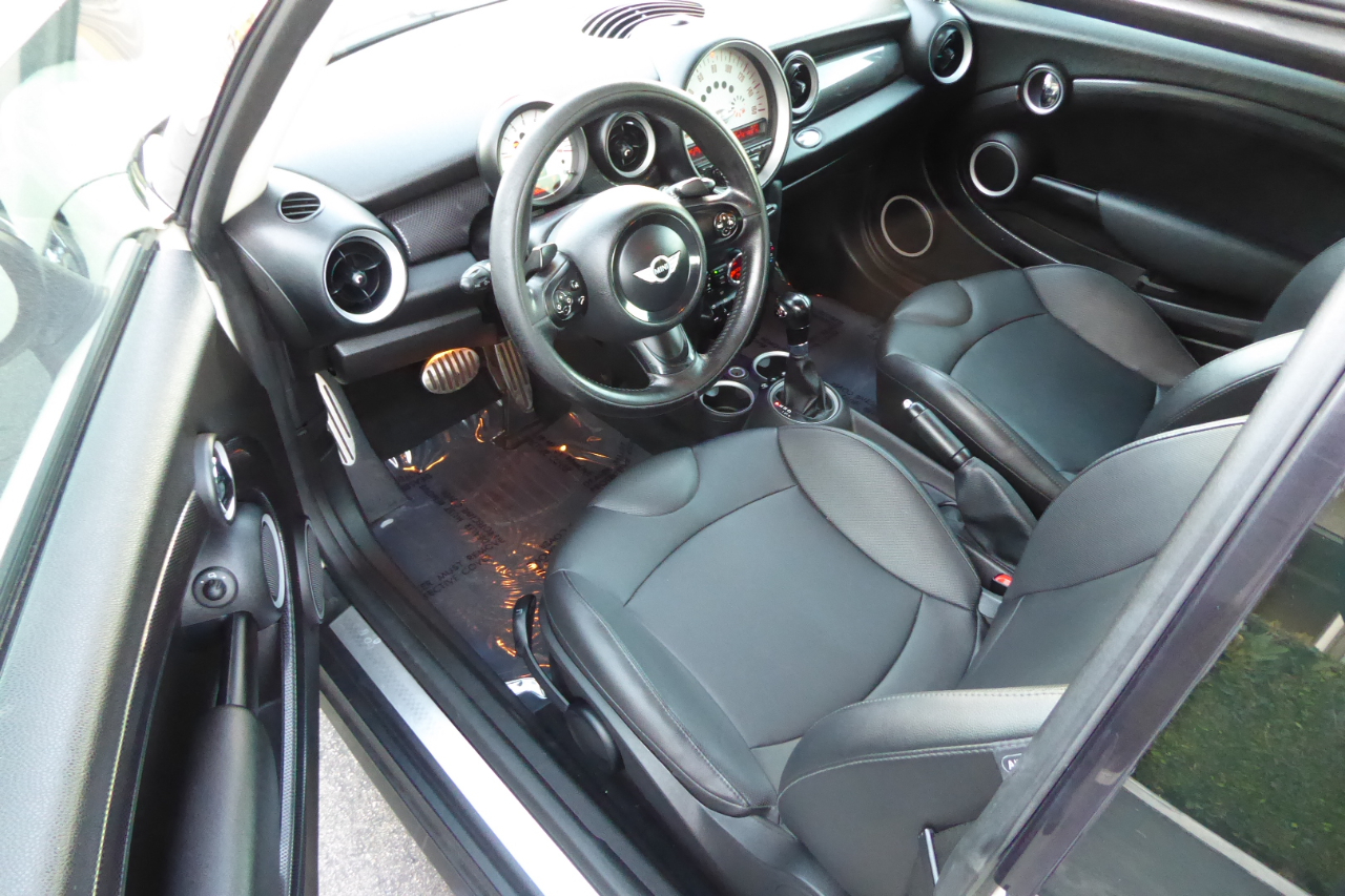 MINI Cooper Clubman 2dr Cpe S 2013 MINI Cooper Clubman 2dr Cpe S 2013