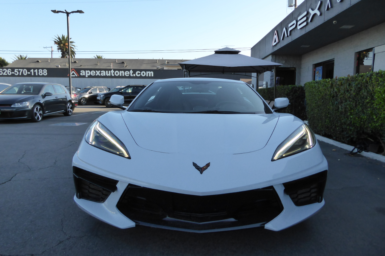2021 Chevrolet Corvette Stingray 1LT photo 2