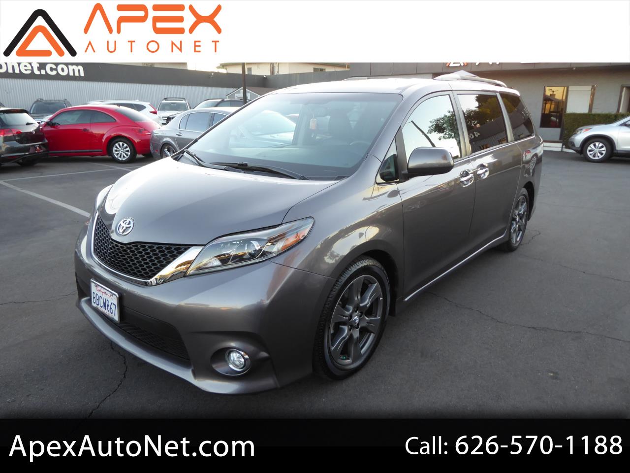 2017 Toyota Sienna SE FWD 8-Passenger