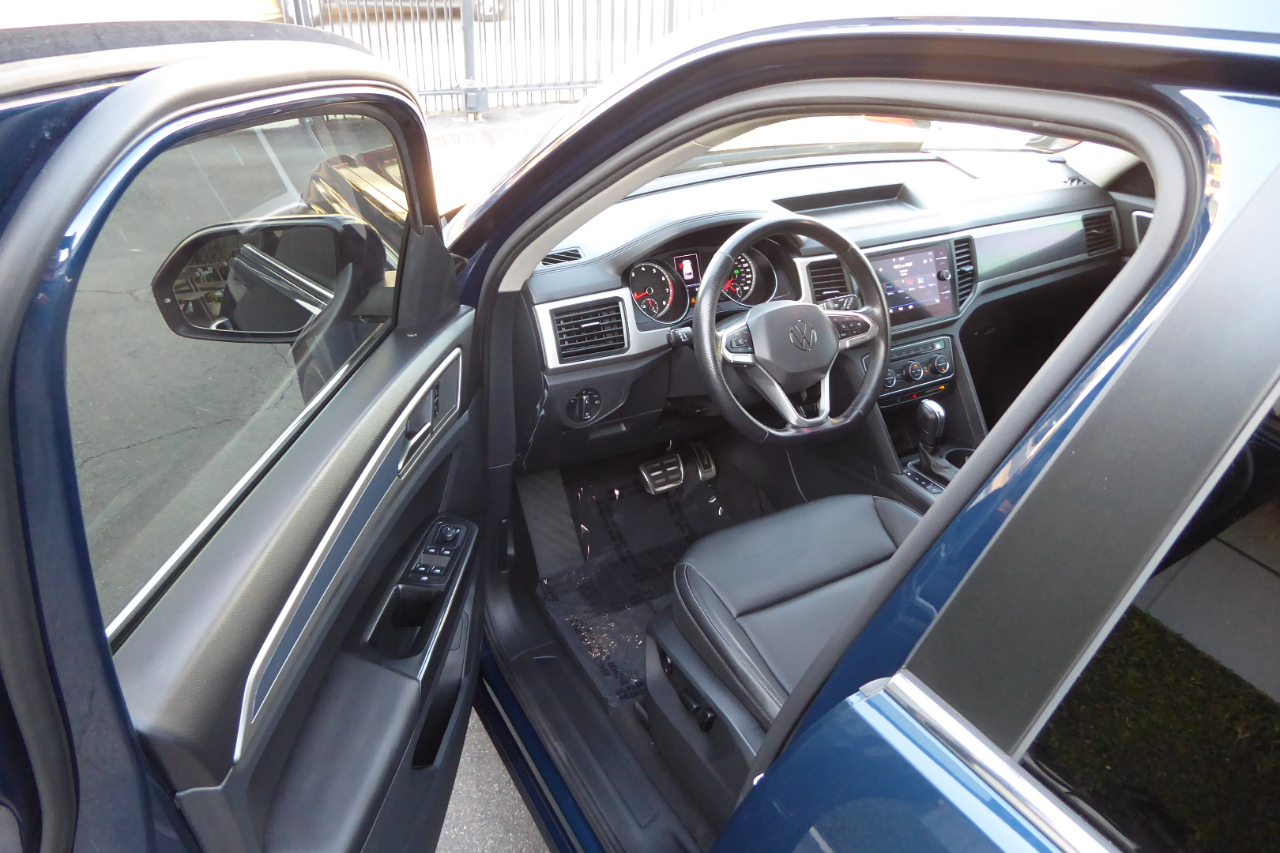 Volkswagen Atlas 2021.5 3.6L V6 SE w/Technology R-Line FWD 2021 Volkswagen Atlas 2021.5 3.6L V6 SE w/Technology R-Line FWD 2021