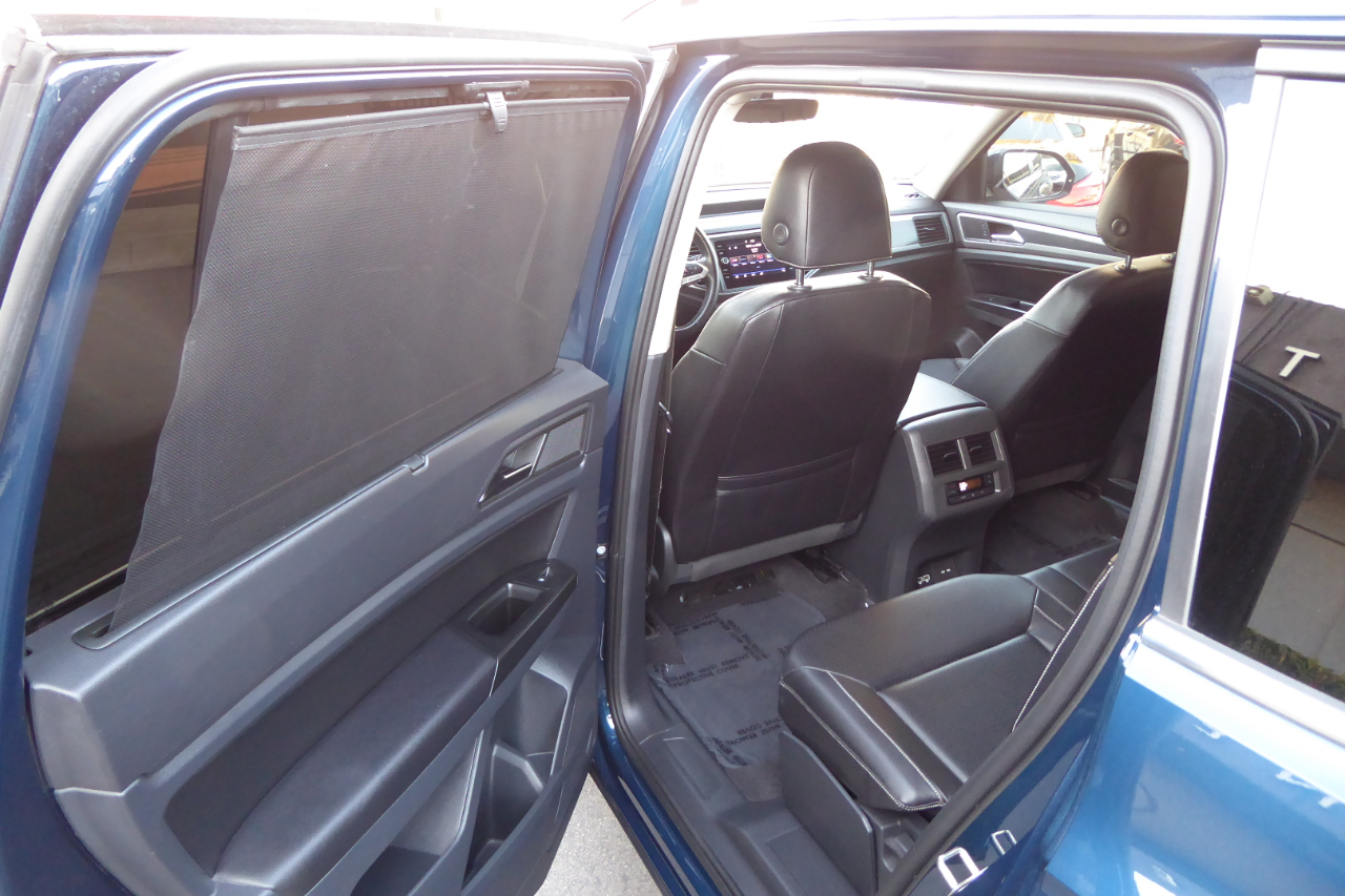 Volkswagen Atlas 2021.5 3.6L V6 SE w/Technology R-Line FWD 2021 Volkswagen Atlas 2021.5 3.6L V6 SE w/Technology R-Line FWD 2021