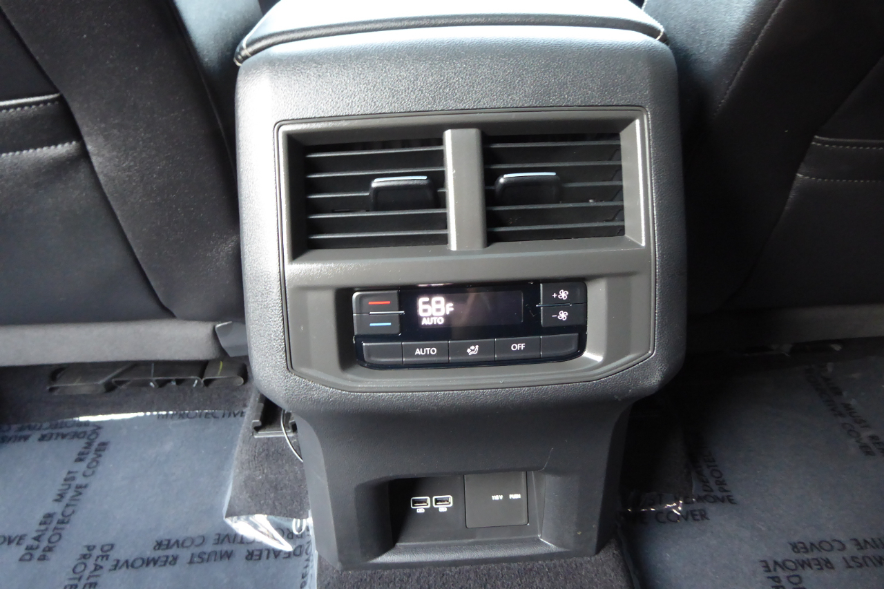 Volkswagen Atlas 2021.5 3.6L V6 SE w/Technology R-Line FWD 2021 Volkswagen Atlas 2021.5 3.6L V6 SE w/Technology R-Line FWD 2021