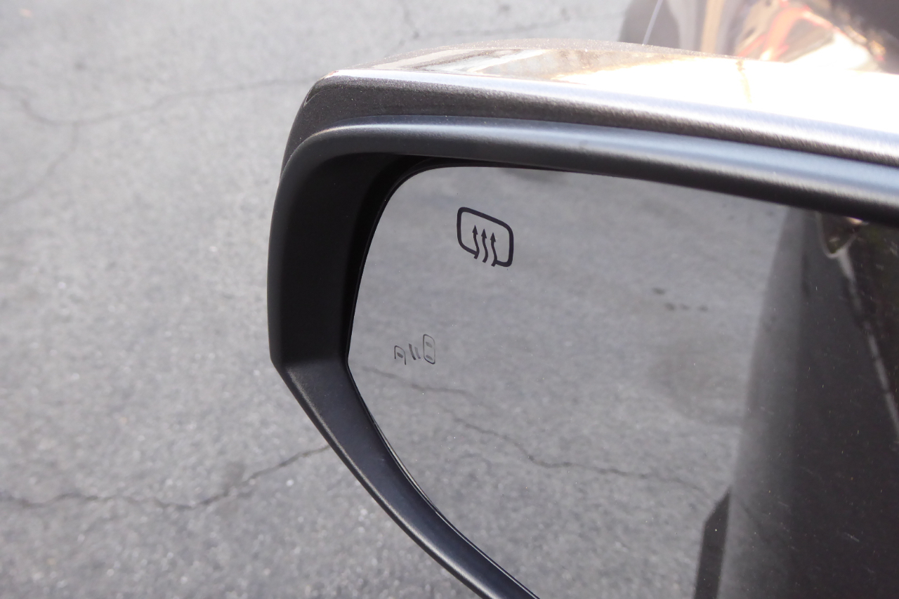 Toyota Sienna XLE FWD 8-Passenger (Natl) 2023