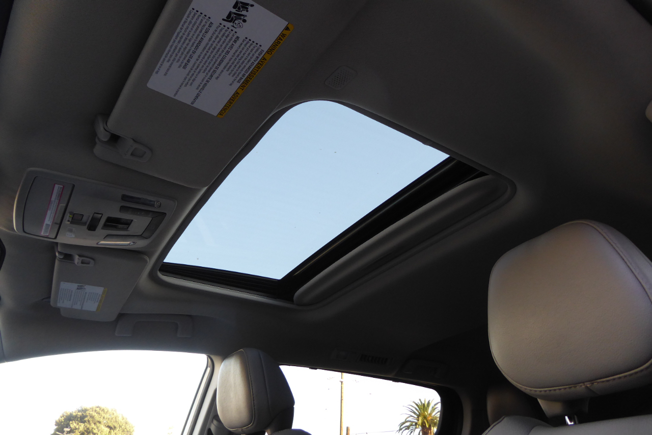 Toyota Sienna XLE FWD 8-Passenger (Natl) 2023