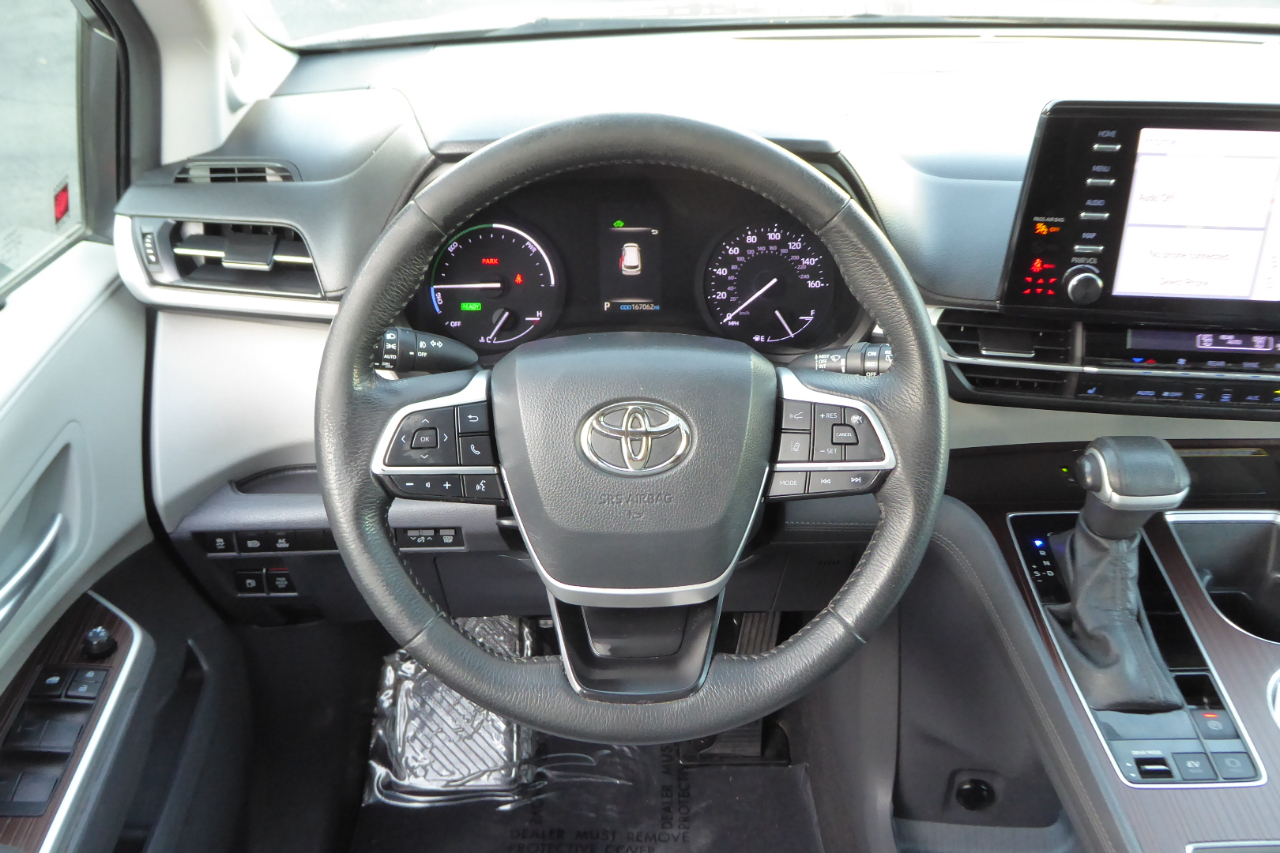 Toyota Sienna XLE FWD 8-Passenger (Natl) 2023