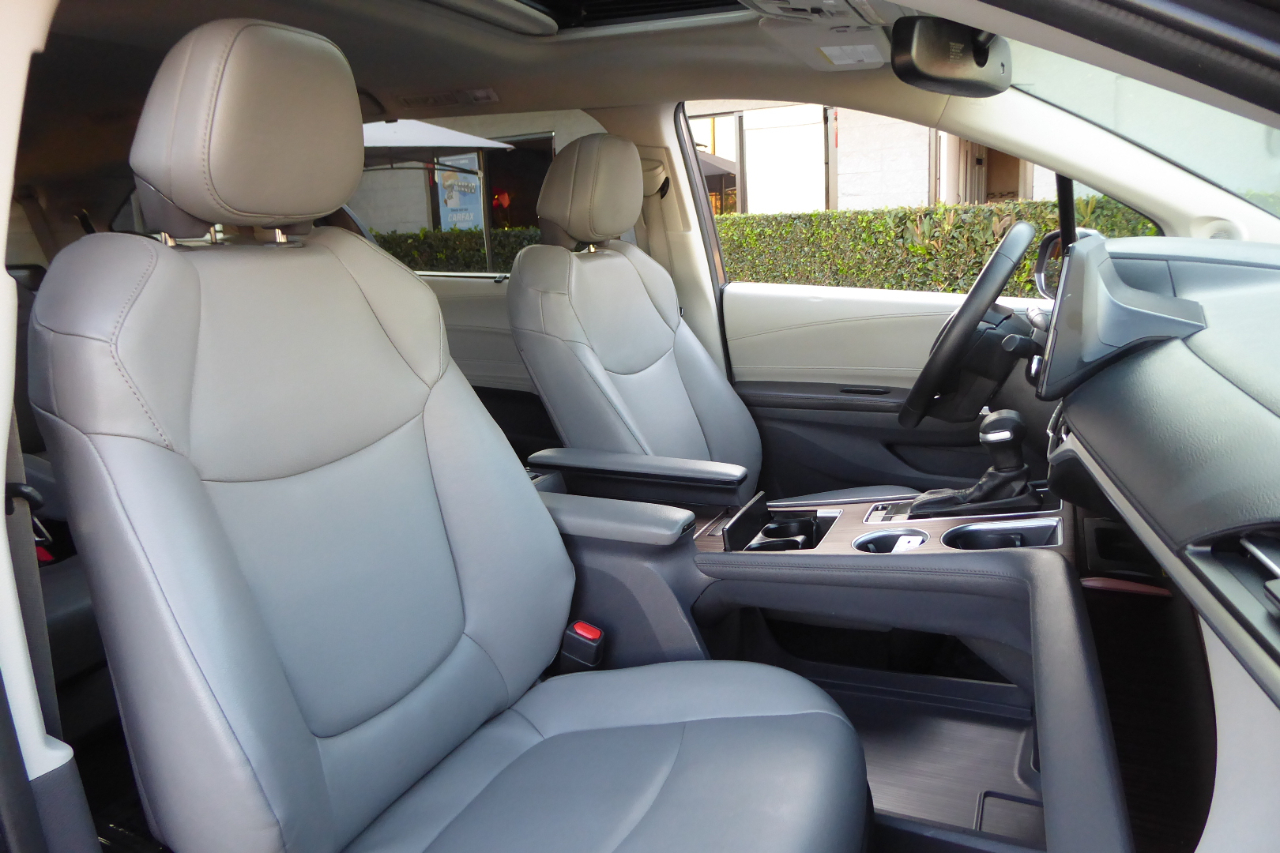 Toyota Sienna XLE FWD 8-Passenger (Natl) 2023