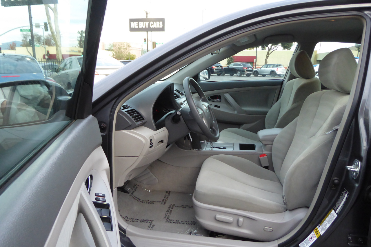 Toyota Camry 4dr Sdn I4 Auto XLE (Natl) 2007