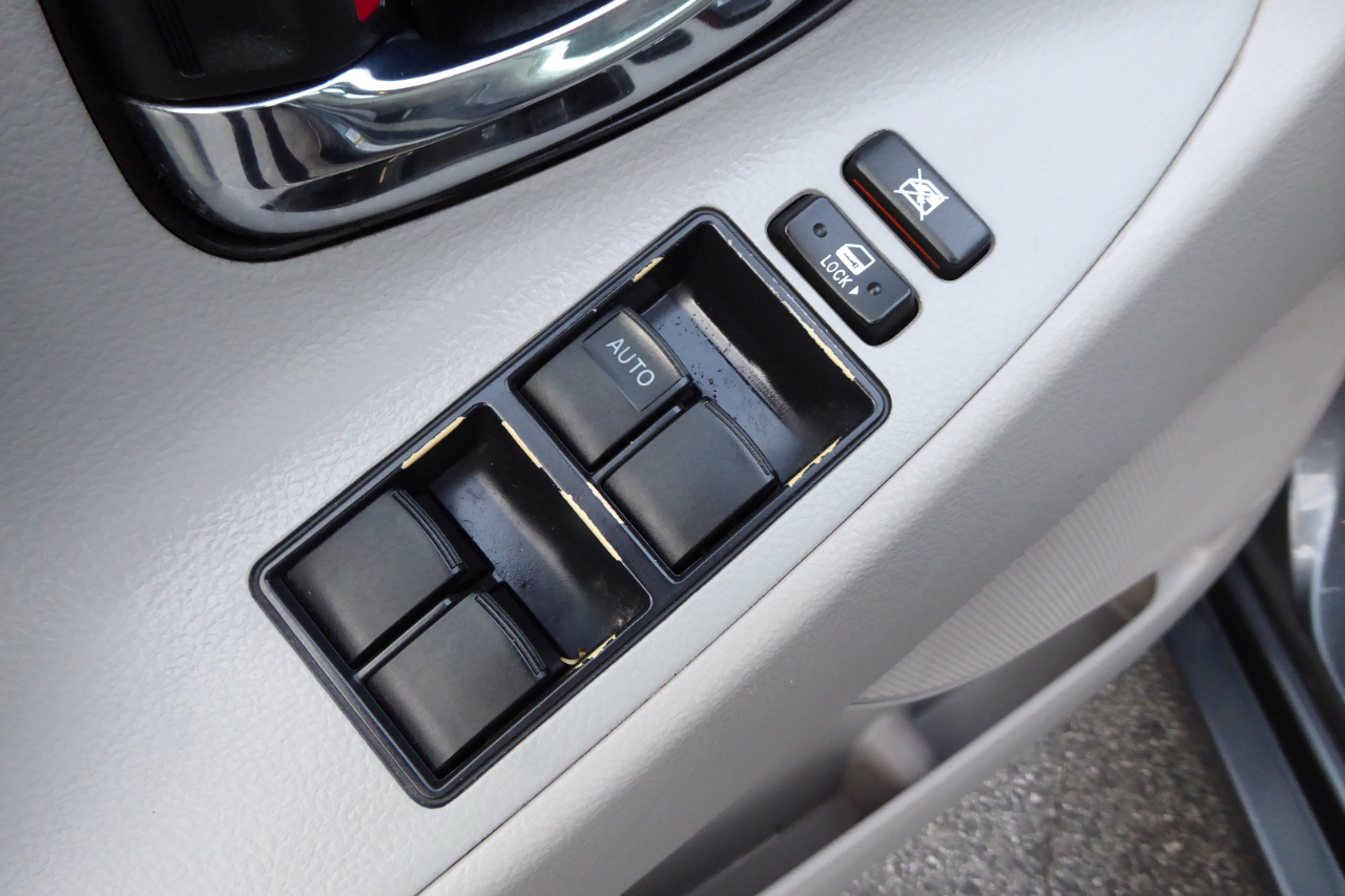 Toyota Camry 4dr Sdn I4 Auto XLE (Natl) 2007