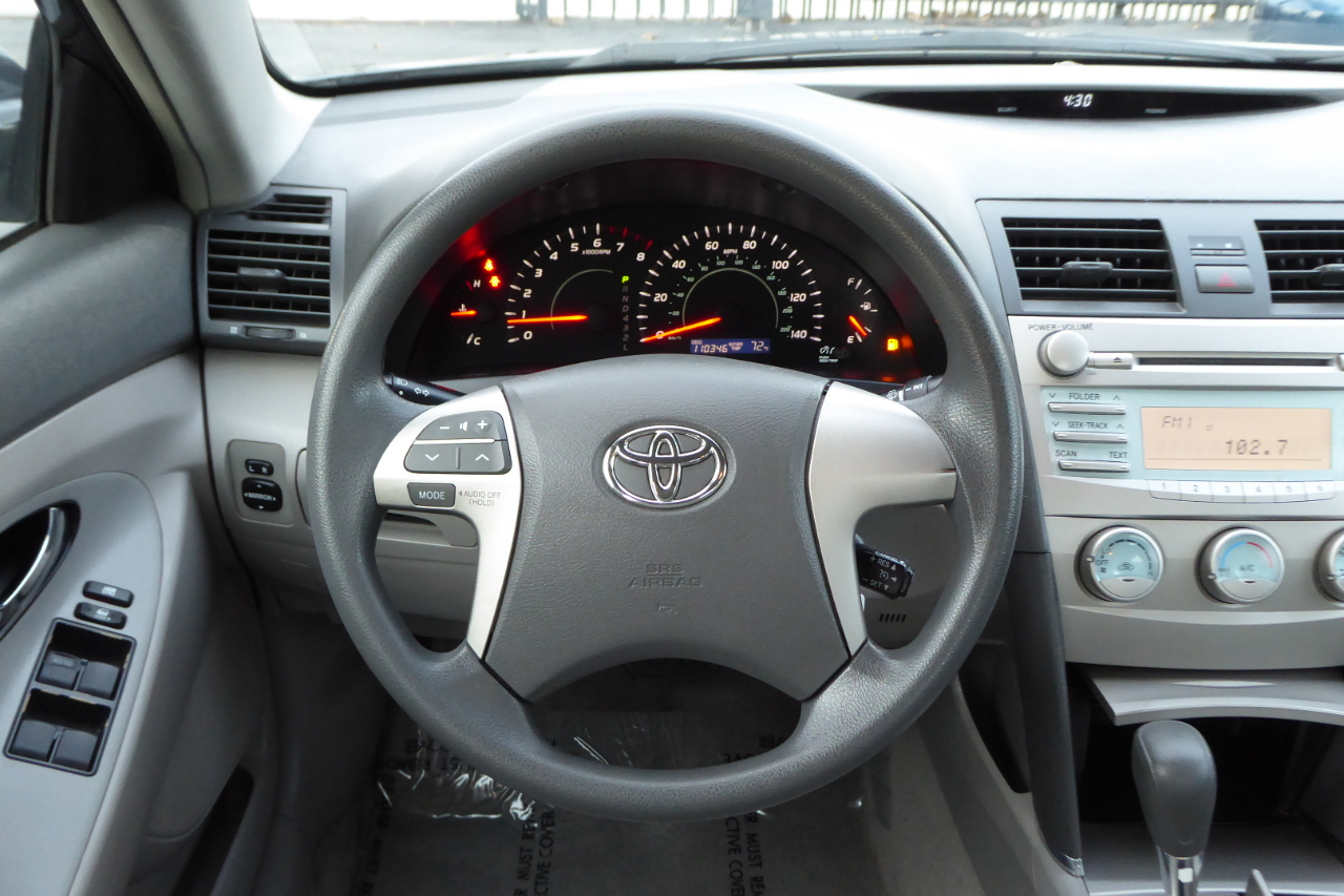 Toyota Camry 4dr Sdn I4 Auto XLE (Natl) 2007