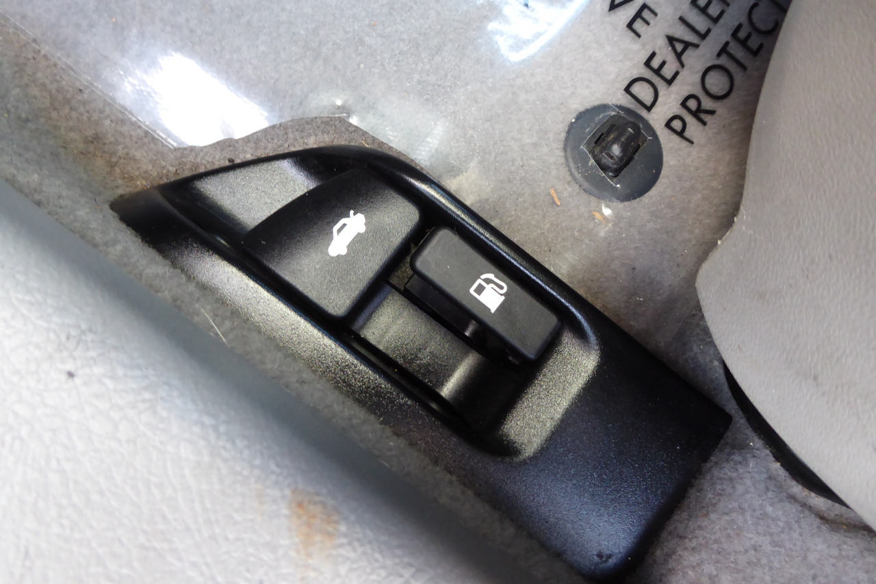 Toyota Camry 4dr Sdn I4 Auto LE (Natl) 2015