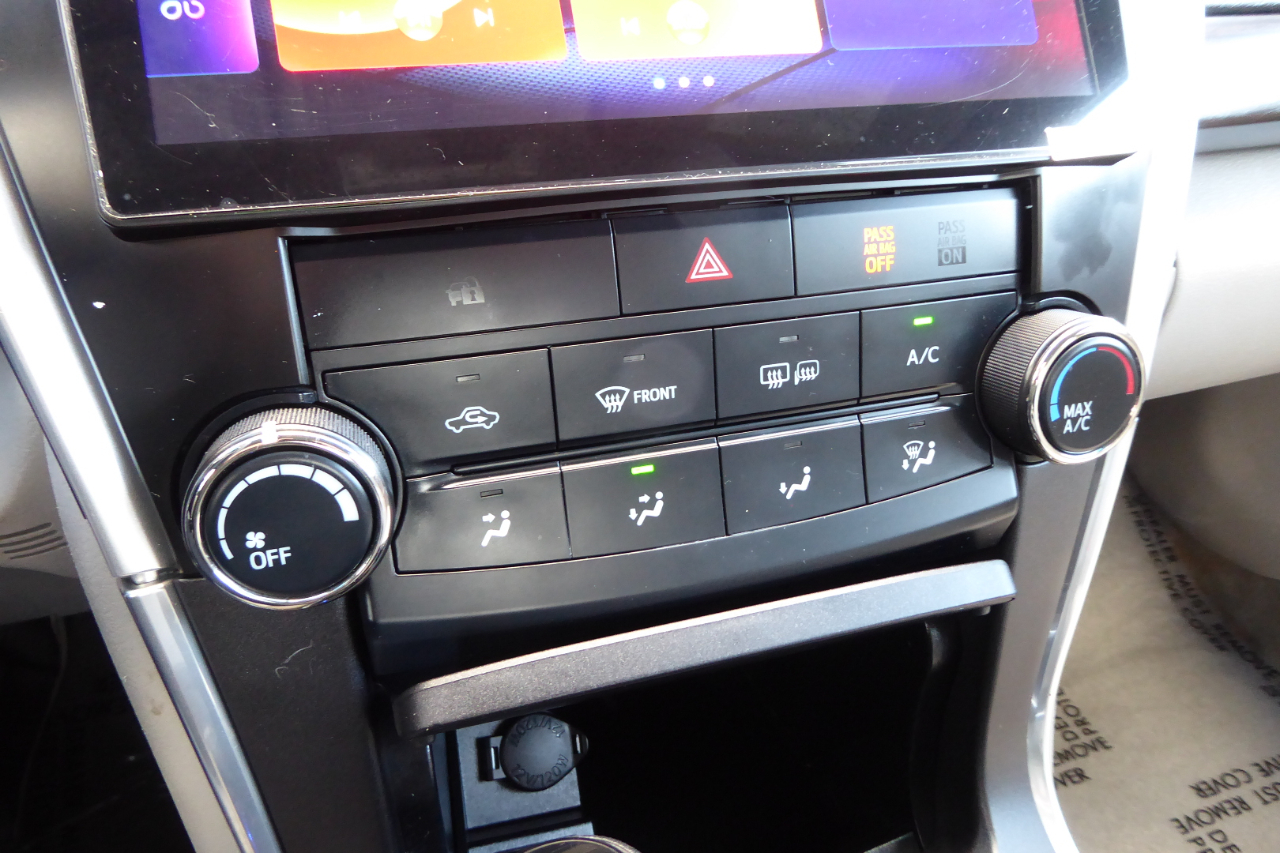 Toyota Camry 4dr Sdn I4 Auto LE (Natl) 2015