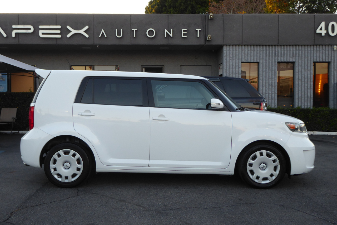 Scion xB  2009