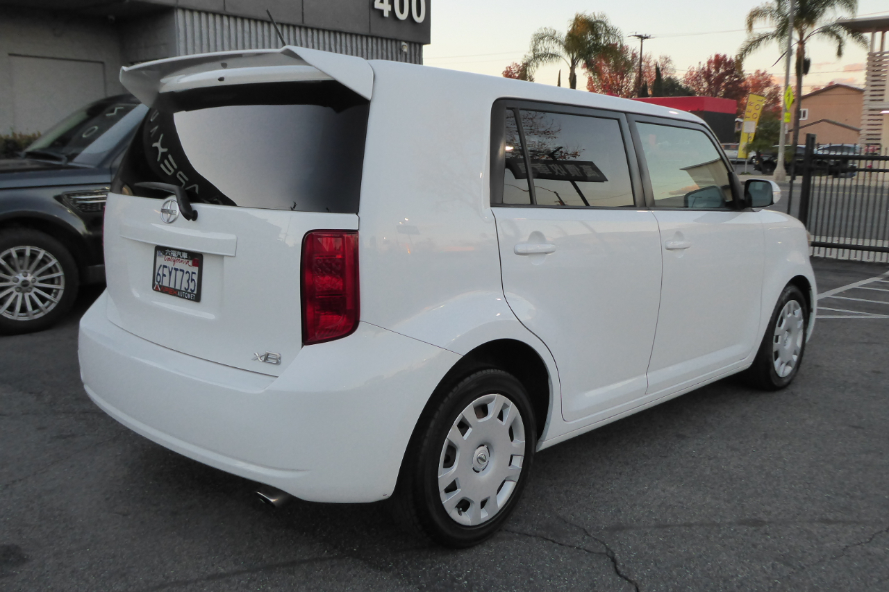 Scion xB  2009