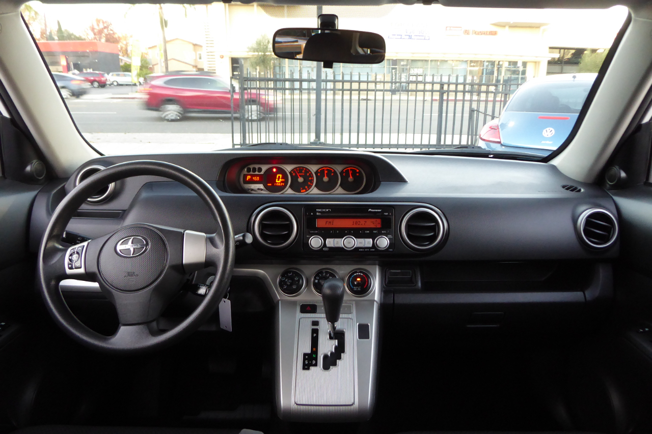 Scion xB  2009
