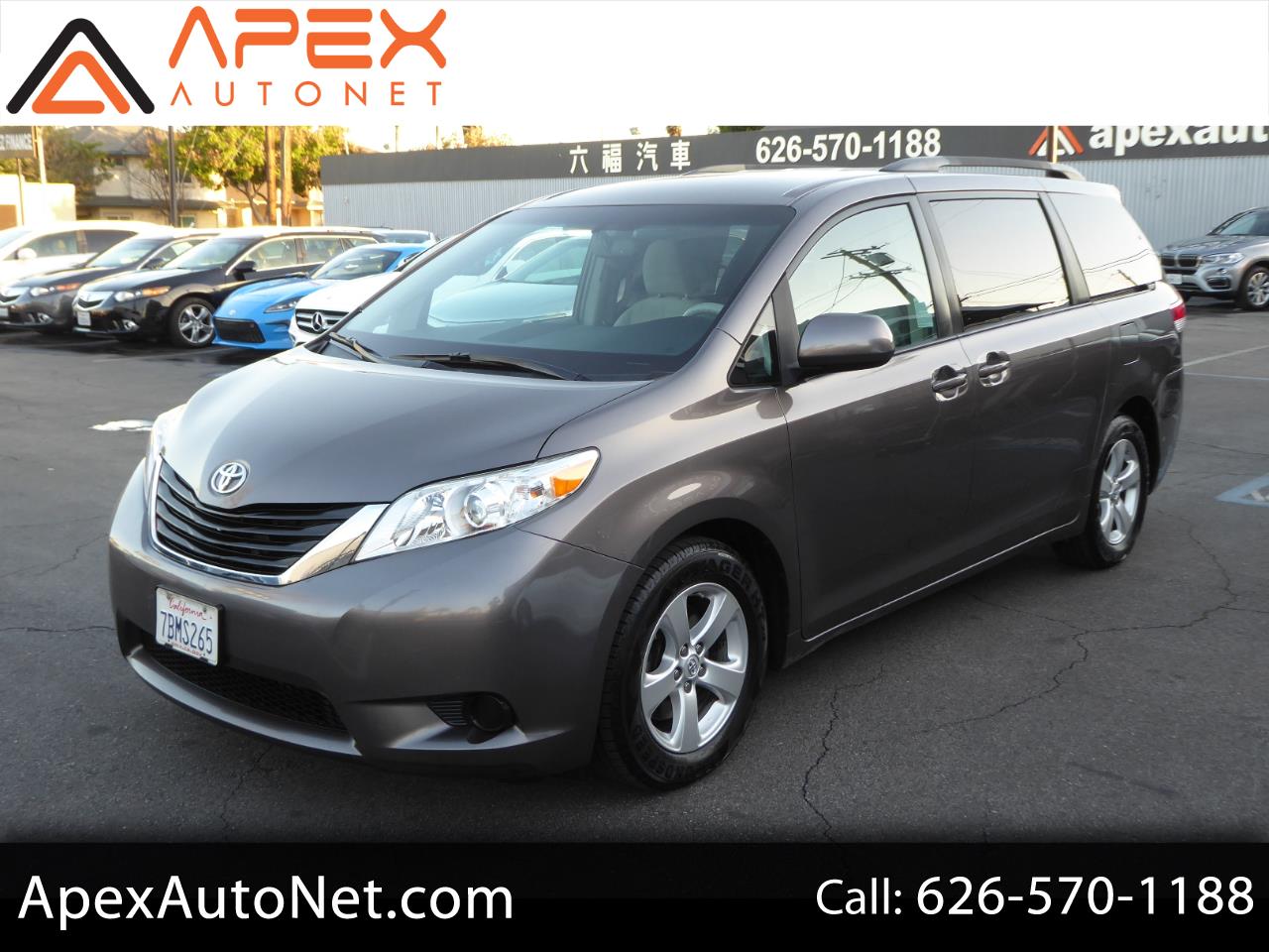 2013 Toyota Sienna 5dr 7-Pass Van V6 LE FWD (Natl)