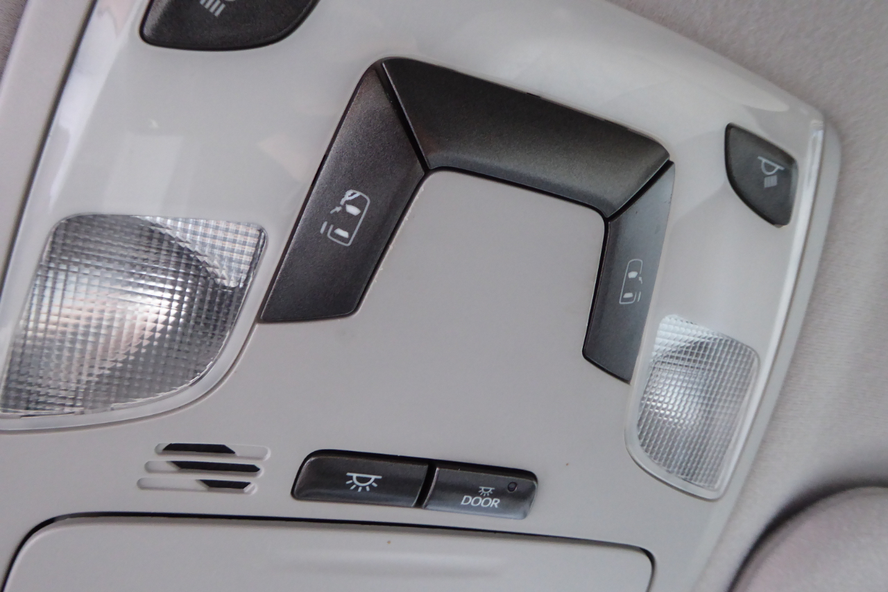 Toyota Sienna 5dr 7-Pass Van V6 LE FWD (Natl) 2013