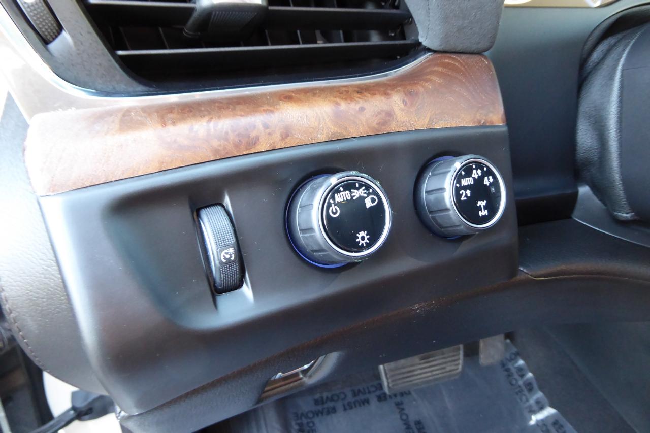 Cadillac Escalade ESV 4WD 4dr Premium 2015