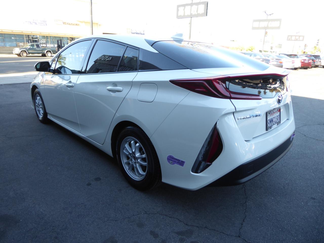 Toyota Prius Prime Limited (Natl) 2020