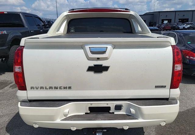 Chevrolet Avalanche LTZ 4WD 2012
