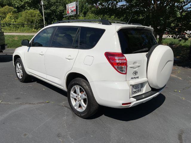 Toyota RAV4 Base I4 2WD 2012