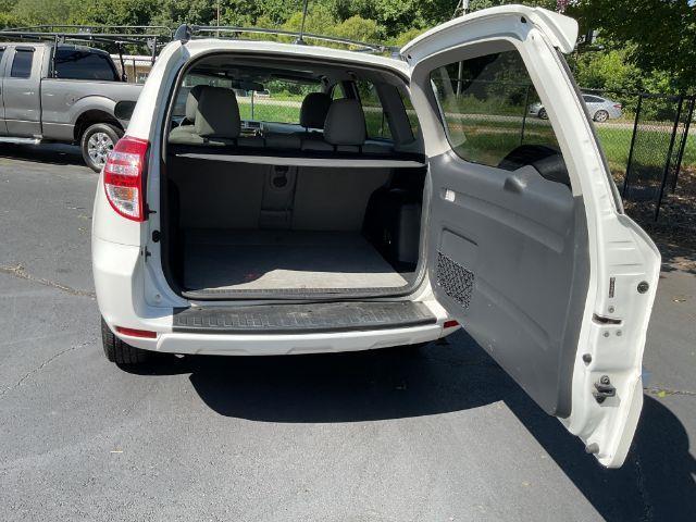 Toyota RAV4 Base I4 2WD 2012