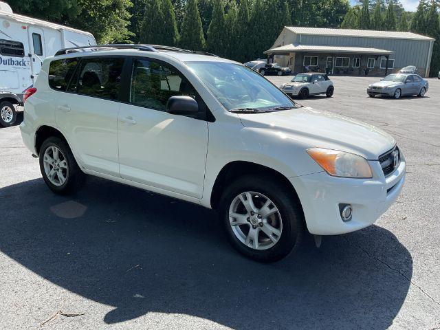 Toyota RAV4 Base I4 2WD 2012
