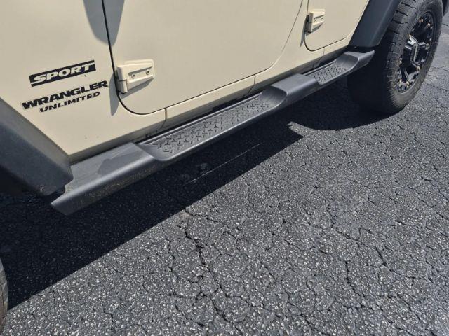 Jeep Wrangler Unlimited Sport 4WD 2011